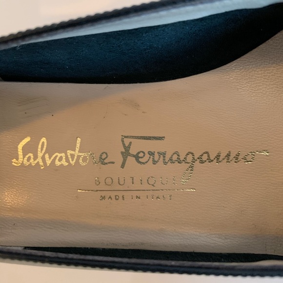 Salvatore Ferragamo black leather shoes size 9B - Picture 7 of 8